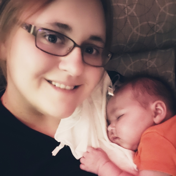 Meet your Posher, Lexi - Picture 2 of 3